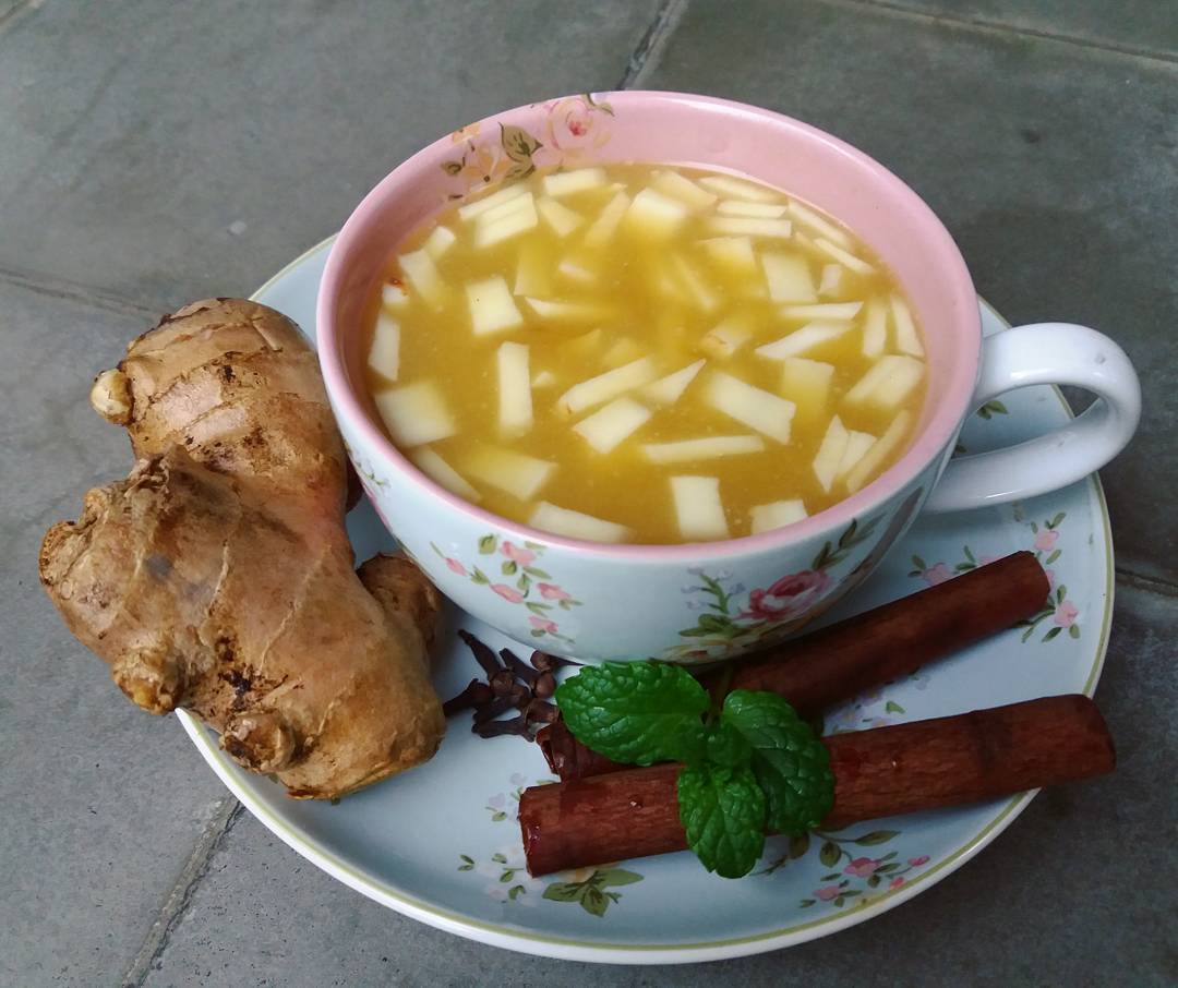 1. Bir Pletok, 2. Es Dawet Cendol, 3. Adon-Adon Coro, 4. Wedang Uwuh, 5. Limun Oriental, 6. Jamu Jun, 7. Sekoteng, 8. Es Oyen, 9. Es Gempol Pleret, 10. Es Rumput Laut