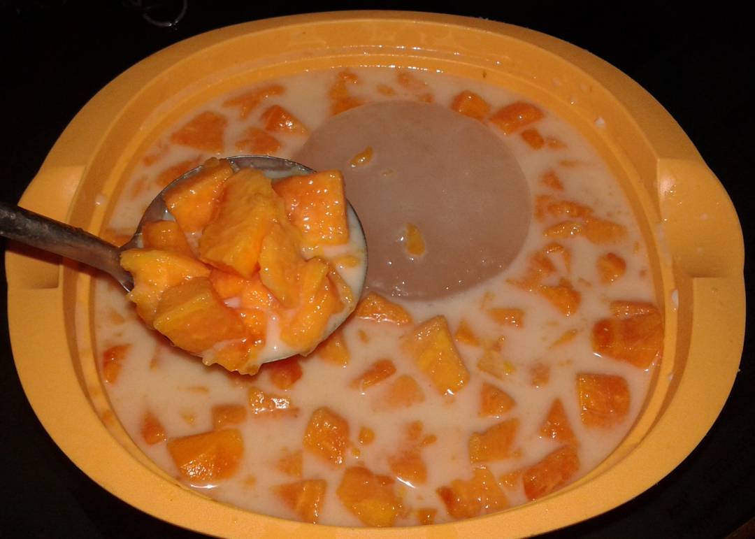 1. Teh Talua, 2. Jus Pinang Muda, 3. Aia Kawa Daun, 4. Dadiah, 5. Es Tebak, 6. Aia Aka, 7. Es Durian, 8. Sekotang, 9. Es Cendol Mak Khatib, 10. Pepaya Kuah Santan