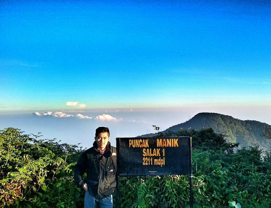 1. Gunung Gede, 2. Gunung Pangrango, 3. Gunung Munara Rumpin, 4. Gunung Bunder, 5. Gunung Kencana, 6. Gunung Pancar, 7. Gunung Salak Endah, 8. Gunung Batu Jonggol, 9. Gunung Eusing, 10. Gunung Alesano