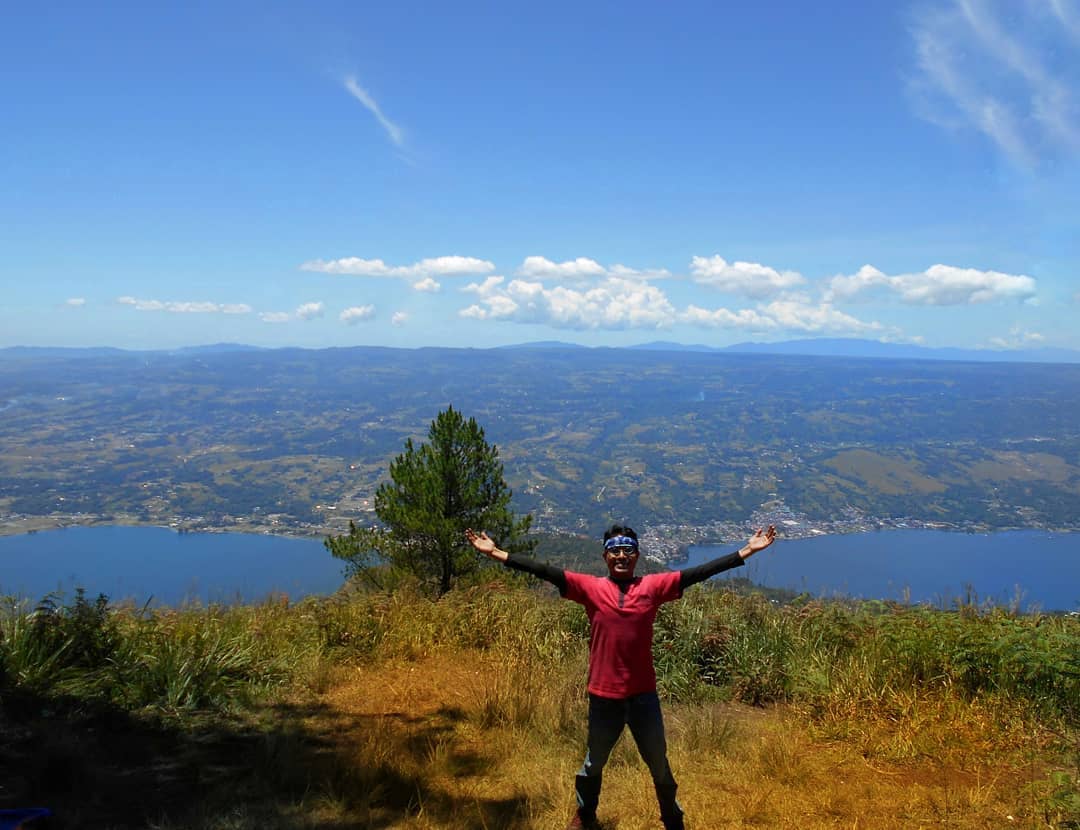 1. Gunung Sibayak, 2. Gunung Sinabung, 3. Gunung Sibuatan, 4. Gunung Sorik Marapi, 5. Gunung Lubuk Raya, 6. Gunung Sibual-Buali, 7. Pusuk Buhit, 8. Gunung Simpon, 9. Gunung Sipiso-Piso, 10. Gunung Pangulubao