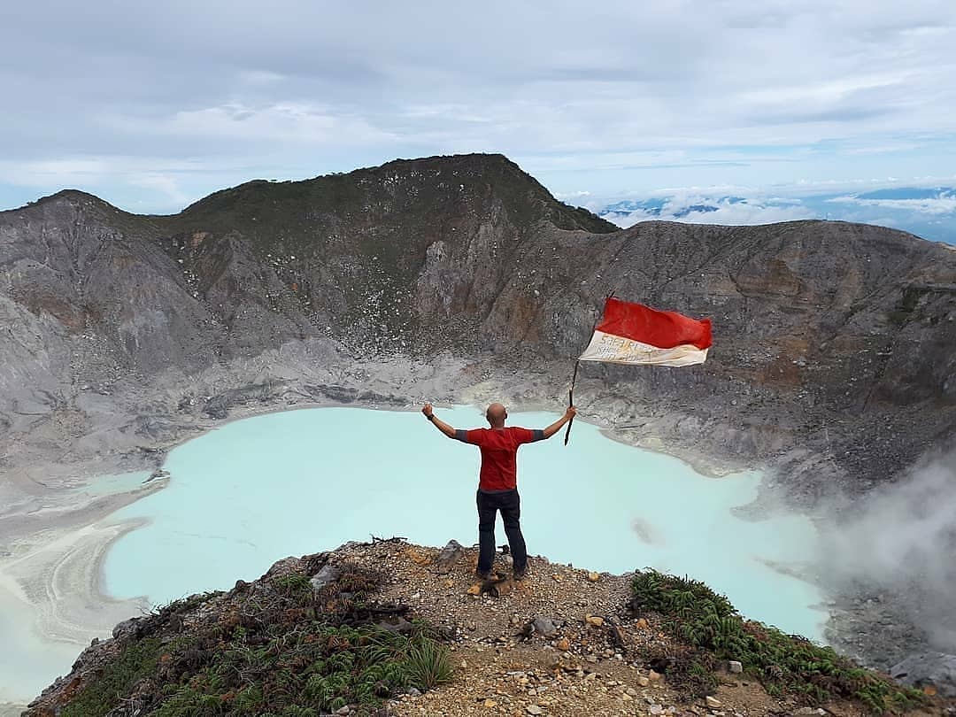 1. Gunung Sibayak, 2. Gunung Sinabung, 3. Gunung Sibuatan, 4. Gunung Sorik Marapi, 5. Gunung Lubuk Raya, 6. Gunung Sibual-Buali, 7. Pusuk Buhit, 8. Gunung Simpon, 9. Gunung Sipiso-Piso, 10. Gunung Pangulubao