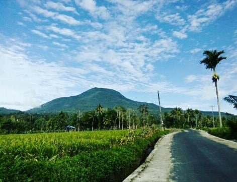 1. Gunung Sibayak, 2. Gunung Sinabung, 3. Gunung Sibuatan, 4. Gunung Sorik Marapi, 5. Gunung Lubuk Raya, 6. Gunung Sibual-Buali, 7. Pusuk Buhit, 8. Gunung Simpon, 9. Gunung Sipiso-Piso, 10. Gunung Pangulubao