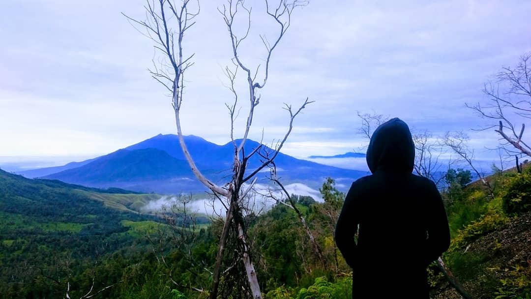 1. Gunung Sibayak, 2. Gunung Sinabung, 3. Gunung Sibuatan, 4. Gunung Sorik Marapi, 5. Gunung Lubuk Raya, 6. Gunung Sibual-Buali, 7. Pusuk Buhit, 8. Gunung Simpon, 9. Gunung Sipiso-Piso, 10. Gunung Pangulubao