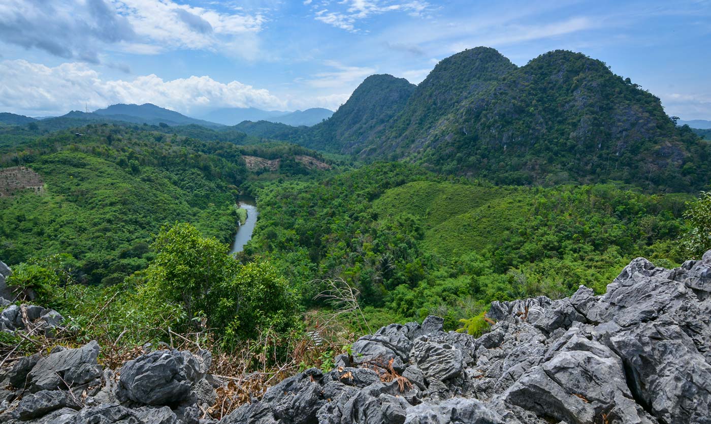 1. Gunung Bukit Raya, 2. Gunung Liangpran, 3. Gunung Menyapa, 4. Gunung Halau-Halau, 5.Gunung Latuk, 6. Gunung Kemul, 7. Gunung Batu Tiban, 8. Gunung Batu Jumak, 9. Gunung Kalambit, 10. Gunung Batutikung