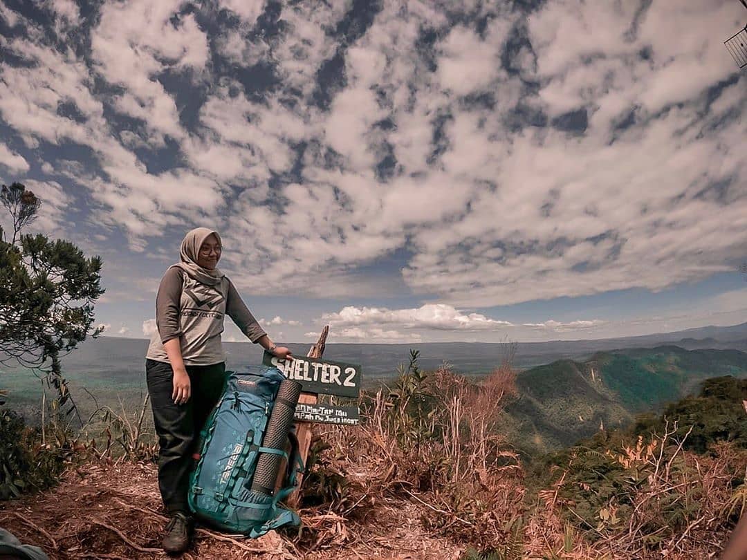 1. Gunung Sibayak, 2. Gunung Sinabung, 3. Gunung Sibuatan, 4. Gunung Sorik Marapi, 5. Gunung Lubuk Raya, 6. Gunung Sibual-Buali, 7. Pusuk Buhit, 8. Gunung Simpon, 9. Gunung Sipiso-Piso, 10. Gunung Pangulubao