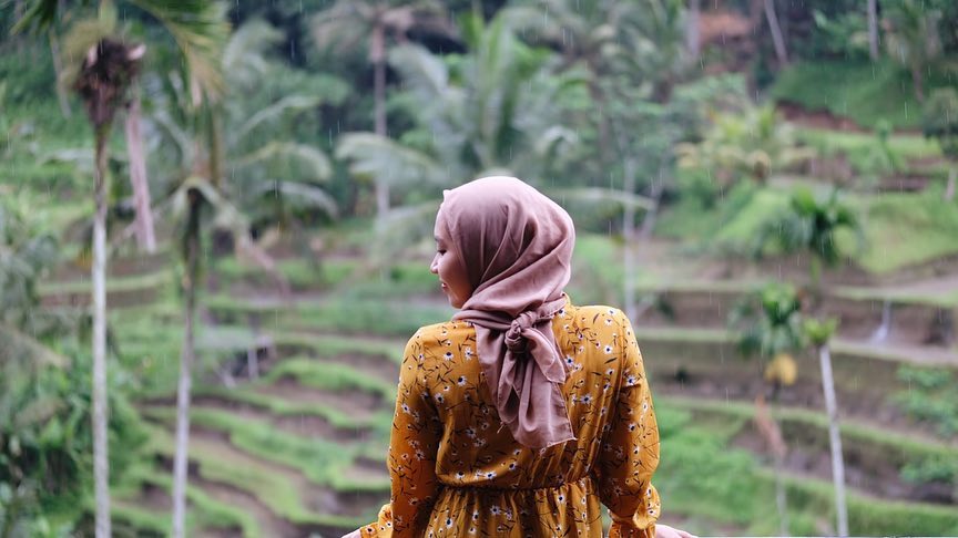 1. Pura Taman Saraswati, 2. Tegalalang River Pool Swing, 3. Sawah Terasering Tegalalang, 4. Kebun Bistro, 5. Folk Pool &amp; Garden, 6. Lazy Cats, 7. The Sanctoo Villa at Bali Zoo, 8. Milk and Madu Ubud, 9. Daun Lebar Villas, 10. DesaVisesa Resort