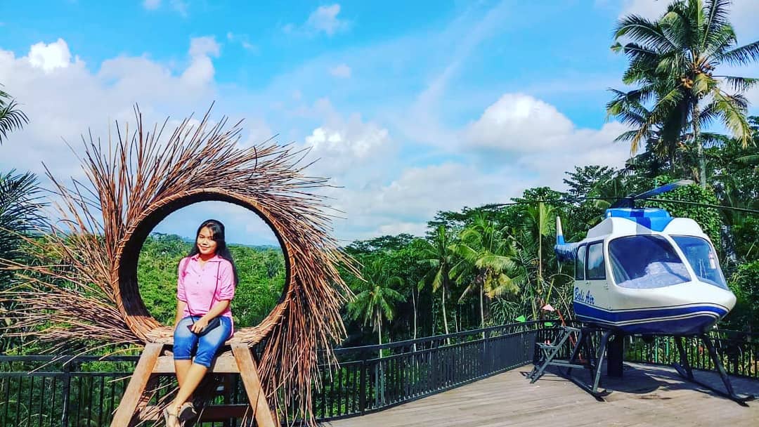 1. Pura Taman Saraswati, 2. Tegalalang River Pool Swing, 3. Sawah Terasering Tegalalang, 4. Kebun Bistro, 5. Folk Pool &amp; Garden, 6. Lazy Cats, 7. The Sanctoo Villa at Bali Zoo, 8. Milk and Madu Ubud, 9. Daun Lebar Villas, 10. DesaVisesa Resort
