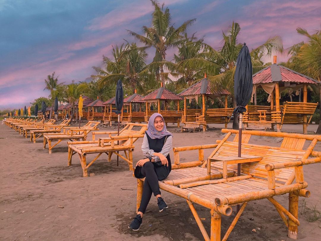 1. Pantai Losari, 2. Pantai Akkarena, 3. Pulau Lae-Lae, 4. Café London, 5. La Buana Café &amp; Resto, 6. The Society Sky Dining &amp; Bar, 7. Mark Trees Café, 8. Bistropolis, 9. Myko Hotel &amp; Convention Center, 10. Goedang Popsa