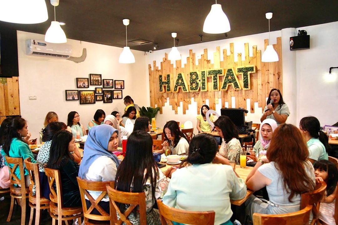 1. Danau Toba, 2. Merci Barn, 3. Danau Linting, 4. Rahmat International Wildlife Museum & Gallery, 5. The L.Co Coffee, 6. Purezza Café, 7. Habitat Coffee, 8. Roemah Kopi WakNoer, 9. Adimulia Hotel, 10. Karibia Boutique Hotel