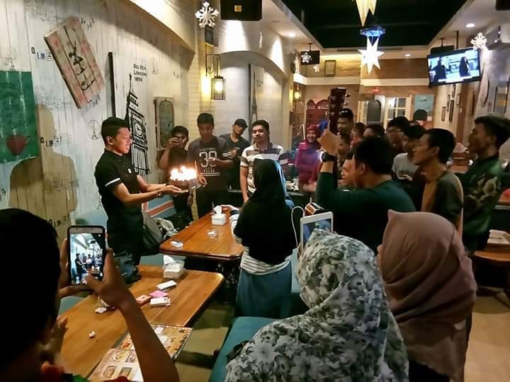 1. Pantai Losari, 2. Pantai Akkarena, 3. Pulau Lae-Lae, 4. Café London, 5. La Buana Café &amp; Resto, 6. The Society Sky Dining &amp; Bar, 7. Mark Trees Café, 8. Bistropolis, 9. Myko Hotel &amp; Convention Center, 10. Goedang Popsa