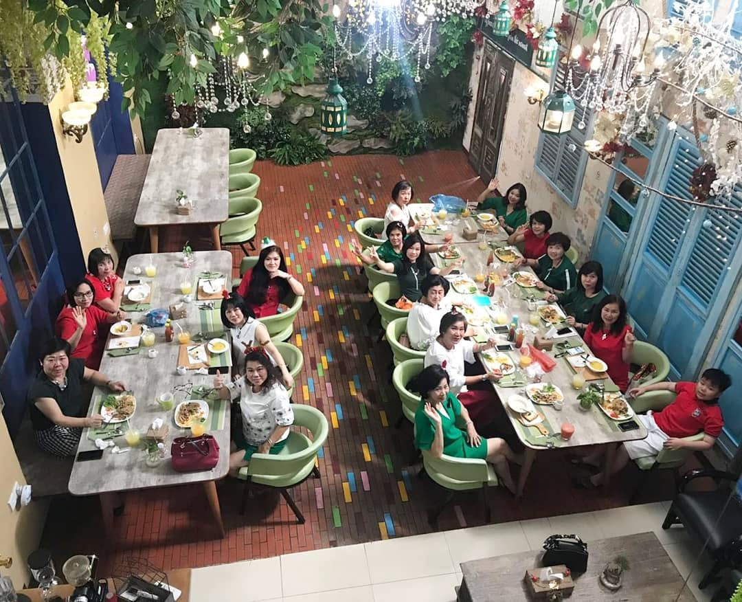 Tempat instagramable di medan foto makan nongkrong wisata yang cafe kota ngopi spot, 1. Danau Toba, 2. Merci Barn, 3. Danau Linting, 4. Rahmat International Wildlife Museum & Gallery, 5. The L.Co Coffee, 6. Purezza Café, 7. Habitat Coffee, 8. Roemah Kopi WakNoer, 9. Adimulia Hotel, 10. Karibia Boutique Hotel