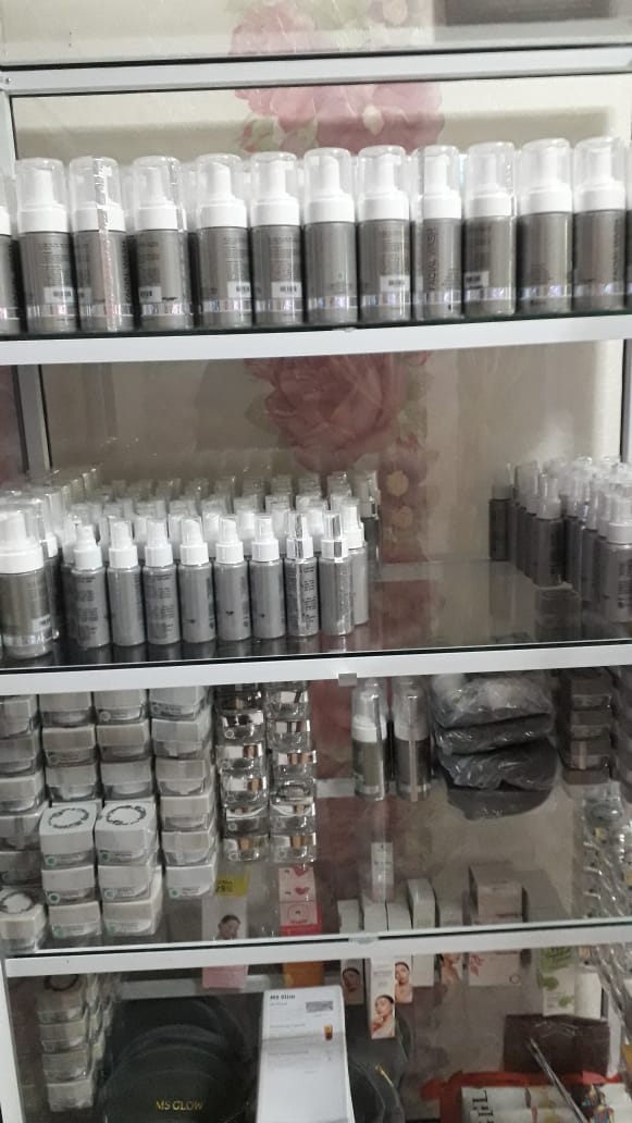 1. MS Glow Cawang, 2. MS Glow Aesthetic Clinic, 3. MS Glow Jakarta Pusat, 4. MS Glow Center, 5. MS Glow Nenden, 6. MS Glow Jatinegara, 7. MS Glow Jakarta Selatan, 8. MS Glow Karomah, 9. MS Glow Jakarta Utara, 10. MS Glow Jakarta Timur, 11. MS Glow Tabah Ganesha, 12. MS Glow Kelapa Gading, 13. MS Glow Amel Mampang Pasar Minggu, 14. UMMI AZKA_ MS GLOW Malaka Rorotan, 15. MS Glow Rawamangun, 16. MS Glow Kelapa Gading Jakarta Utara