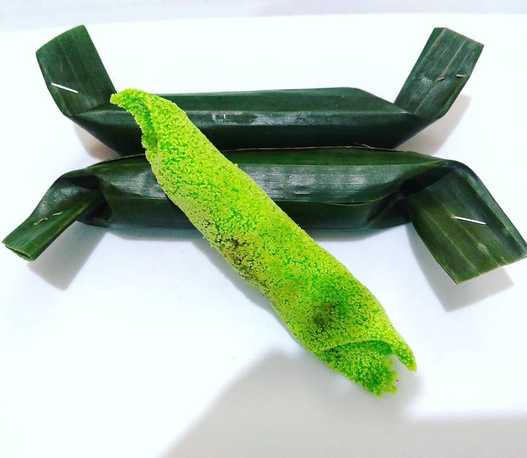 1. Pie Susu, 2. Pia Legong, 3. Kue Iwel, 4. Laklak, 5. Godoh, 6. Pisang Rai, 7. Kue Gambir, 8. Kaliadrem, 9. Kue Bantal, 10. Kue Bendu
