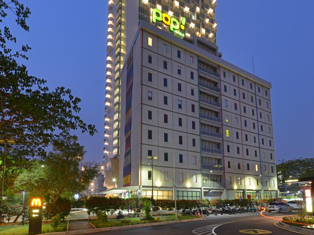 1. Hotel Santika Premiere,  2. Citismart Hotel BSD,  3. Astera Hotel Bintaro,  4. Sapphire Sky Hotel,  5. Hotel Citradream Bintaro,  6. East Garden,  7. The Grantage Hotel &amp; Sky Lounge,  8. Pop! Hotel BSD City,  9. Ibis Gading Serpong,  10. Ara Hotel Gading Serpong
