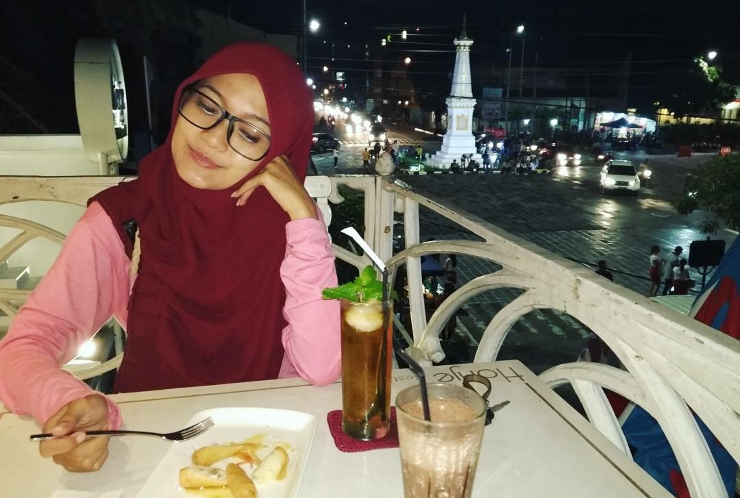 1. Wisata Alam Kalibiru, 2. Agro Wisata Bhumi Merapi, 3. Candi Ratu Boko, 4. Gunung Gambar, 5. Romantic Garden Bantul, 6. Gumuk Pasir Parangkusumo, 7. Honje Restaurant, 8. Abhayagiri Restaurant, 9. Warung Sawah Gondang Legi, 10. Gubug Makan Mang Engking Soragan Castle