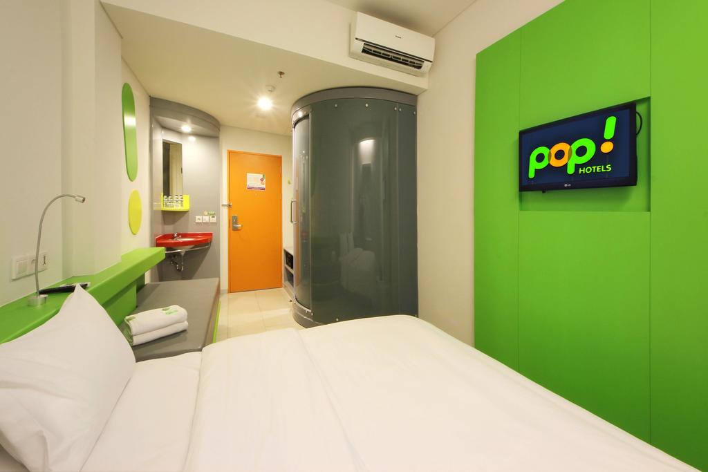 1. Jakarta Airport Hotel, 2. POP! Hotel Airport Jakarta, 3. Aston Cengkareng, 4. Jakpod Hotel, 5. Amaris Hotel, 6. Swiss-Belhotel Airport Jakarta, 7. Favehotel Bandara Tangerang, 8. RedDoorz Plus near Soekarno-Hatta Airport Taman Mahkota, 9. Orchardz Hotel Bandara, 10. Le Paris Syariah Residence