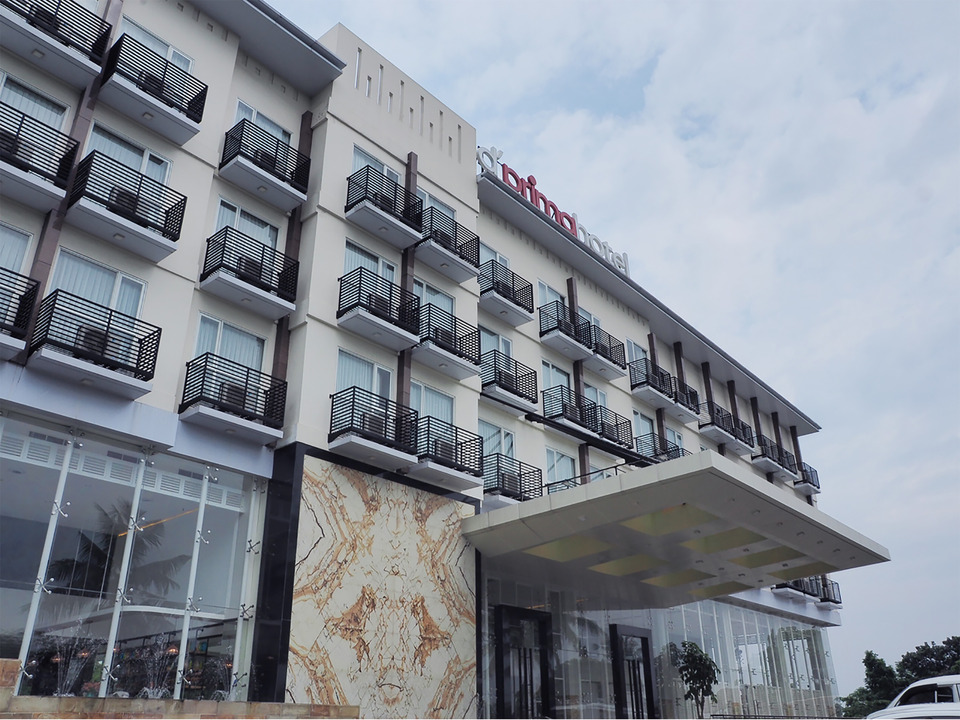 1. d’primahotel Airport Jakarta 2, 2. De Green Inn @Aeropolis, 3. Nunia Inn Bandara Jakarta, 4. Green Stay Inn @Aeropolis Residence 2, 5. Swift Inn Aeropolis Airport, 6. Bobobox Pods Airport Hub, 7. Ninjas Room Cengkareng, 8. Padina Soho and Residence, 9. Hotel Serasi Syariah, 10. Tirta Mansion Lippo Tangerang Premier