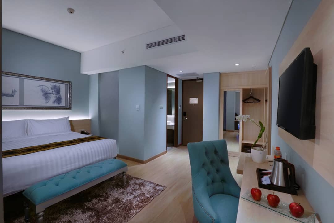 1. New Surya Hotel, 2. Ketapang Indah, 3. Aston Hotel, 4. Bangsring Breeze, 5. Dialoog, 6. Kokoon Hotel, 7. El Hotel Royale, 8. Hotel Santika, 9. Berlian Abadi, 10. Watu Dodol Hotel