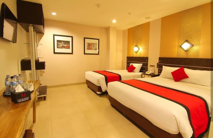 1. Hotel Rail Transit Suite Gambir, 2. Hotel Mercure Sabang, 3. Amaris Hotel Juanda, 4. Fave Hotel Pasar Baru, 5. Ibis Jakarta Arcadia, 6. Hotel Bunga-Bunga, 7. Airy Eco Hayam Wuruk, 8. Hotel Mustika Senen, 9. Sriwijaya Hotel, 10. Citi M Hotel