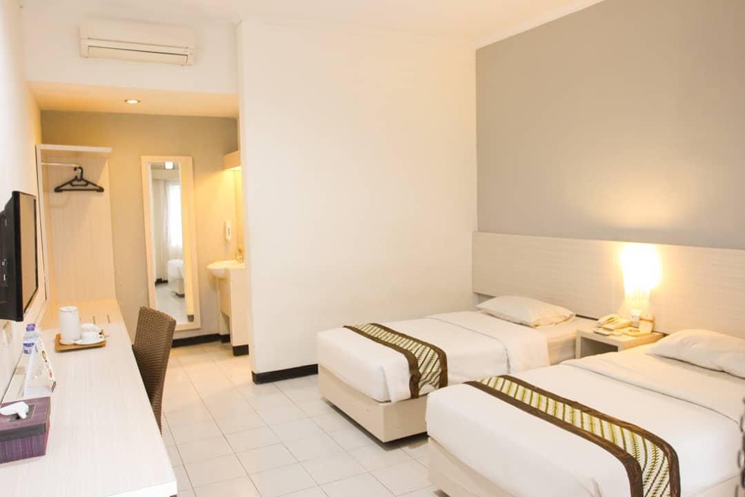 1. Cakra Kusuma Hotel, 2. Gajah Mada University Club Hotel, 3. Wisma MM UGM, 4. D’Paragon Pogung B Yogyakarta, 5. Amaris Hotel Sagan, 6. Tembok Batu Residence, 7. PORTA By The Ambarukmo, 8. POP! Hotel Sangaji, 9. Hotel Cakra Kembang, 10. Koolkost Syariah Near RSA UGM