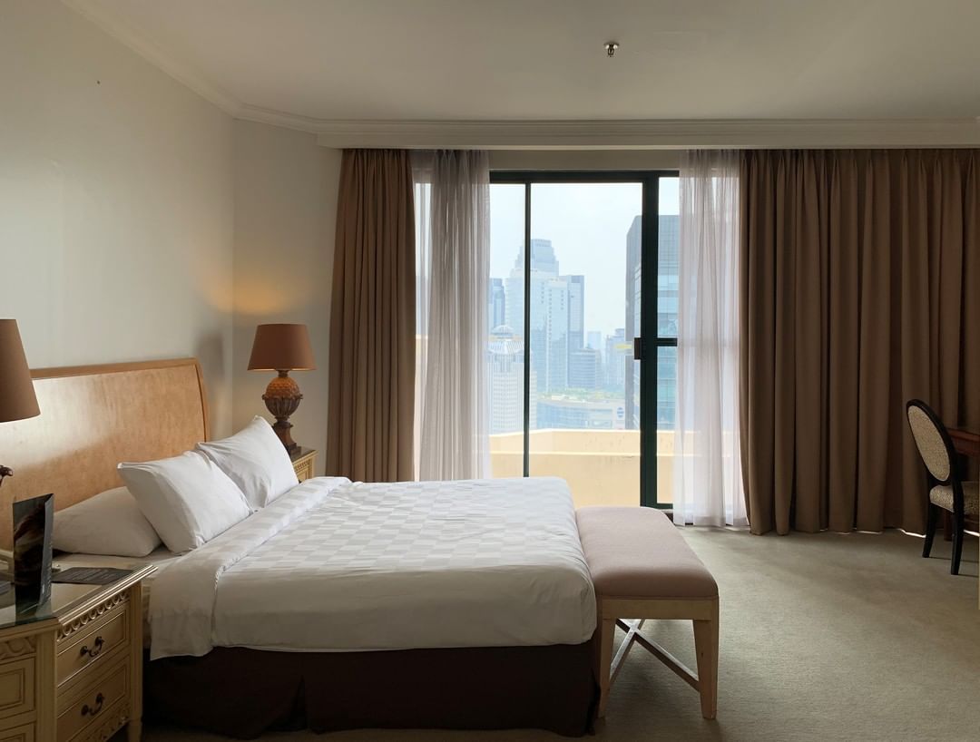 1. Century Park Hotel, 2. Aryaduta Suites Semanggi, 3. Grand Sahid Jaya, 4. The Sultan Hotel &amp; Residence, 5. Hotel Ascott Sudirman, 6. Ibis Hotel Slipi, 7. House of Arsonia Orchid, 8. Fave Hotel Gatot Subroto, 9. Harris Suites fX Sudirman, 10. Eightin Hotel Sudirman