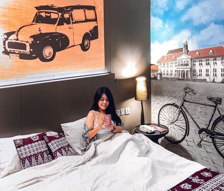 1. Hotel Rail Transit Suite Gambir, 2. Hotel Mercure Sabang, 3. Amaris Hotel Juanda, 4. Fave Hotel Pasar Baru, 5. Ibis Jakarta Arcadia, 6. Hotel Bunga-Bunga, 7. Airy Eco Hayam Wuruk, 8. Hotel Mustika Senen, 9. Sriwijaya Hotel, 10. Citi M Hotel