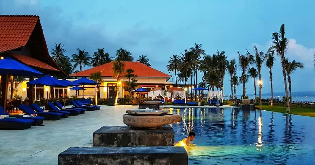 1. New Surya Hotel, 2. Ketapang Indah, 3. Aston Hotel, 4. Bangsring Breeze, 5. Dialoog, 6. Kokoon Hotel, 7. El Hotel Royale, 8. Hotel Santika, 9. Berlian Abadi, 10. Watu Dodol Hotel