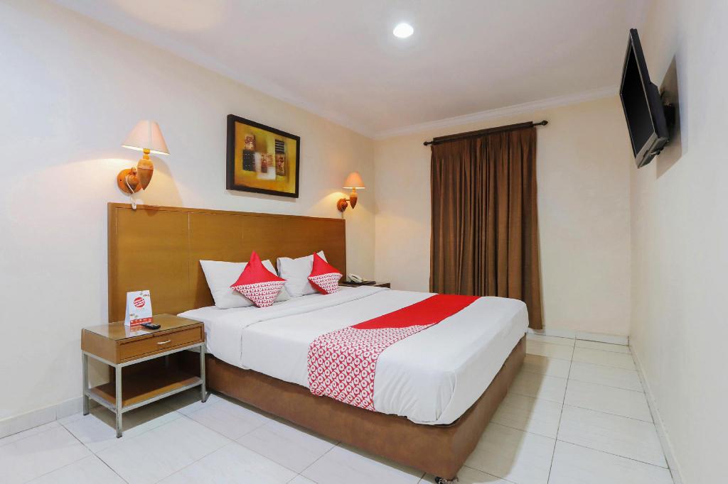 1. Onyx Residence, 2. House of Arsonia Bougainvillea, 3. Hotel Kalisma, 4. Bendungan Hilir Residence, 5. Hotel Alma, 6. LeGreen Suite Tondano n GBK, 7. Bamboo Inn Hotel &amp; Café, 8. Ibis Hotel Slipi, 9. Blue Sky Hotel Petamburan, 10. Menara Peninsula Hotel