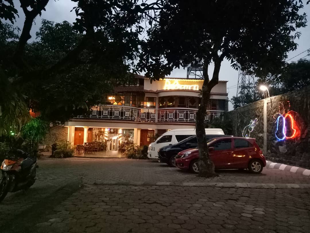 1. Pondok Jatim Park Hotel, 2. Amartahills Hotel and Resort, 3. Klub Bunga Butik Resort, 4. Griya Sekar Kedhaton, 5. Kusuma Agrowisata Resort And Convention Hotel, 6. Zam zam Hotel &amp; Convention, 7. Hotel Palereman Soerabaia, 8. Pohon Inn Hotel, 9. Riverstone Hotel &amp; Cottage, 10. Aston Inn Batu