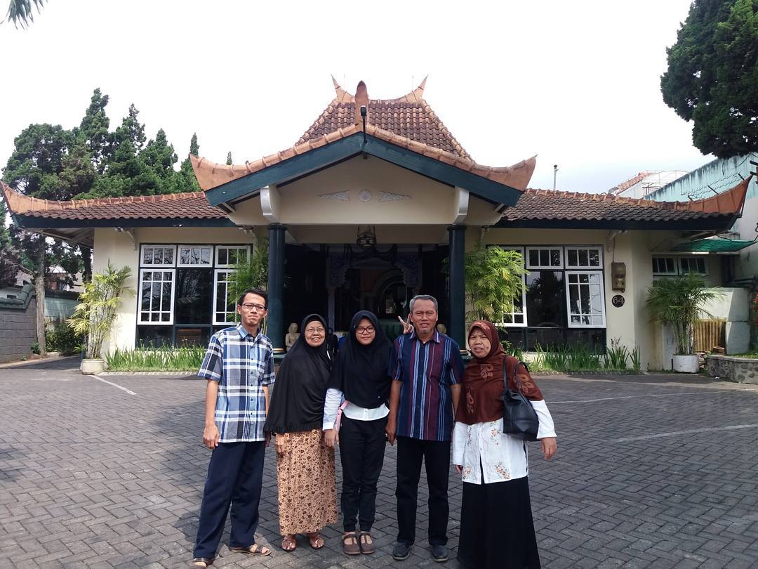 1. Pondok Jatim Park Hotel, 2. Amartahills Hotel and Resort, 3. Klub Bunga Butik Resort, 4. Griya Sekar Kedhaton, 5. Kusuma Agrowisata Resort And Convention Hotel, 6. Zam zam Hotel &amp; Convention, 7. Hotel Palereman Soerabaia, 8. Pohon Inn Hotel, 9. Riverstone Hotel &amp; Cottage, 10. Aston Inn Batu