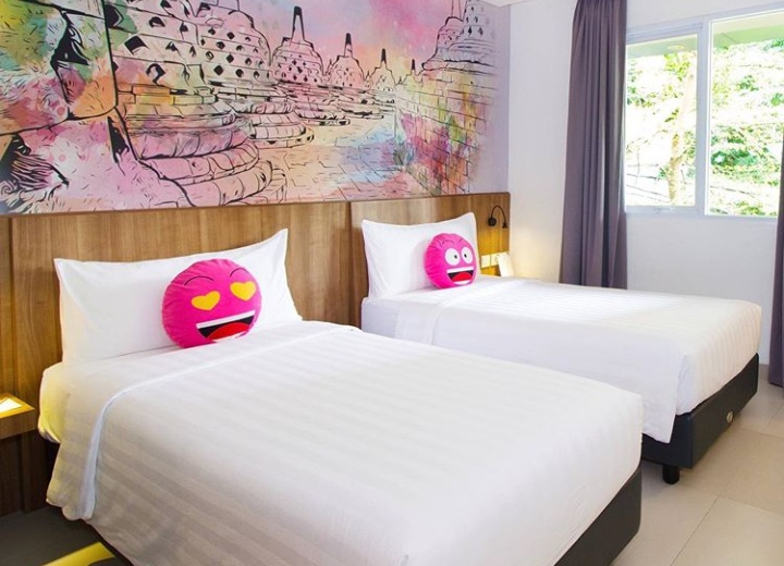 1. Sheraton Grand Jakarta, 2. Veranda Hotel @Pakubuwono by Breezebay Japan, 3. S7 Suites Gandaria, 4. Favehotel Melawai, 5. The 1O1 Jakarta Sedayu Darmawangsa, 6. Barito Mansion, 7. Hotel Gran Mahakam, 8. Oak Tree Hotel, 9. Hotel Neo+ Kebayoran, 10. Nagomi Suites