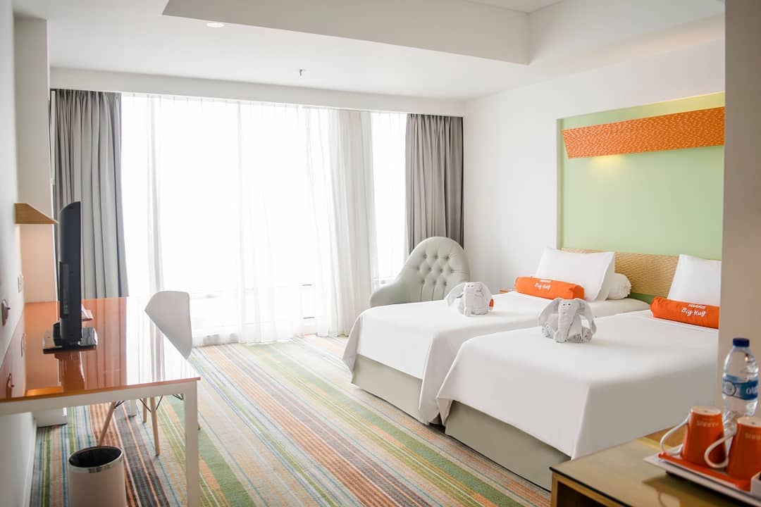 1. Hotel Fairmont, 2. Century Park Hotel, 3. Best Western Senayan, 4. Harris Suites fX Sudirman, 5. Casa Living Senayan, 6. URooms, 7. Lenna Residence Premiere, 8. Sunbreeze Hotel, 9. Hotel GranDhika Iskandarsyah, 10. Eightin Hotel Sudirman