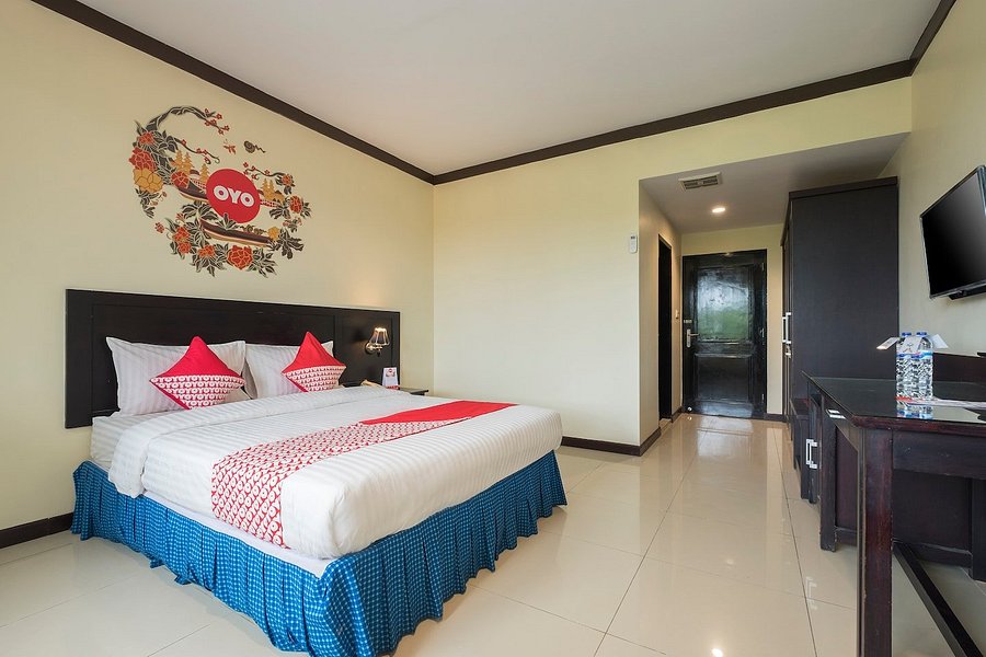 1. Aston Makassar Hotel &amp; Convention Center, 2. Kanaka Giana (KG) Hotel, 3. Ibis Budget Makassar Airport, 4. Grand Town Hotel Mandai, 5. OYO 329 Hotel Darma Nusantara II, 6. Hotel Paramount, 7. Dalton Hotel, 8. Arbor Biz Hotel, 9. Fave Hotel Losari, 10. Best Western Plus Makasar Beach