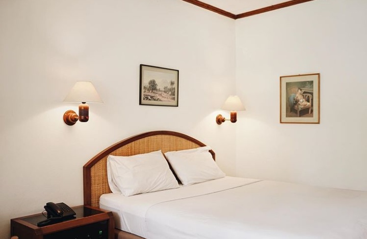 1. Vio Hotel Surapati, 2. Amaris Hotel Cimanuk, 3. Karmila Hotel, 4. The 101 Bandung Dago, 5. Hotel Bumi Asih, 6. Hotel Progo, 7. Hay Hotel, 8. Serela Riau Hotel, 9. The Luxton Hotel, 10. Tebu Hotel