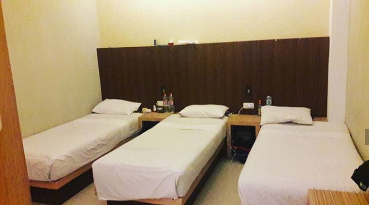 1. Vio Hotel Surapati, 2. Amaris Hotel Cimanuk, 3. Karmila Hotel, 4. The 101 Bandung Dago, 5. Hotel Bumi Asih, 6. Hotel Progo, 7. Hay Hotel, 8. Serela Riau Hotel, 9. The Luxton Hotel, 10. Tebu Hotel