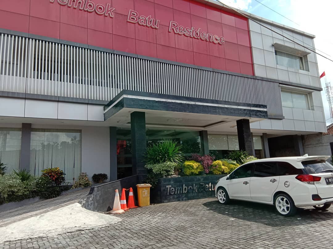 1. Cakra Kusuma Hotel, 2. Gajah Mada University Club Hotel, 3. Wisma MM UGM, 4. D’Paragon Pogung B Yogyakarta, 5. Amaris Hotel Sagan, 6. Tembok Batu Residence, 7. PORTA By The Ambarukmo, 8. POP! Hotel Sangaji, 9. Hotel Cakra Kembang, 10. Koolkost Syariah Near RSA UGM