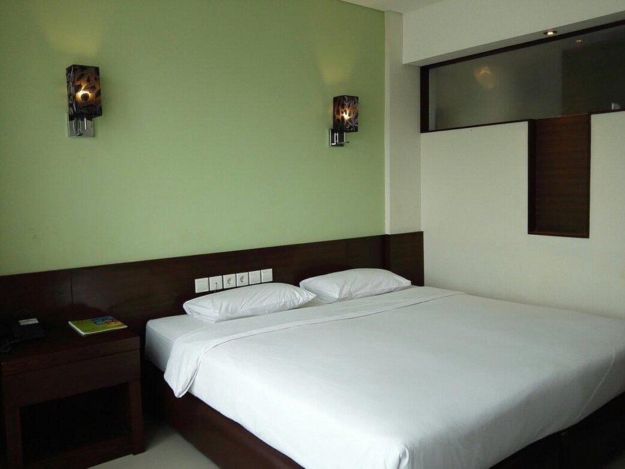 1. Onyx Residence, 2. House of Arsonia Bougainvillea, 3. Hotel Kalisma, 4. Bendungan Hilir Residence, 5. Hotel Alma, 6. LeGreen Suite Tondano n GBK, 7. Bamboo Inn Hotel &amp; Café, 8. Ibis Hotel Slipi, 9. Blue Sky Hotel Petamburan, 10. Menara Peninsula Hotel