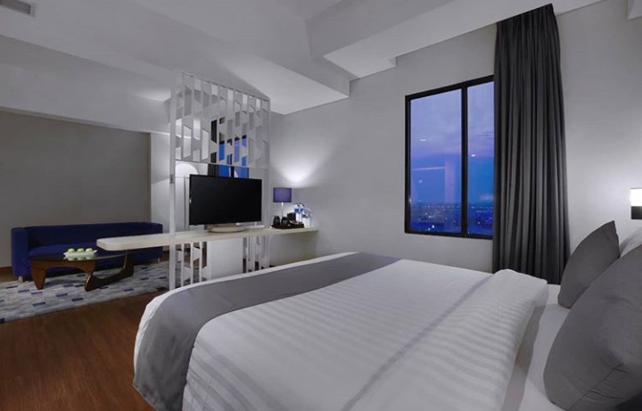 1. Sheraton Grand Jakarta, 2. Veranda Hotel @Pakubuwono by Breezebay Japan, 3. S7 Suites Gandaria, 4. Favehotel Melawai, 5. The 1O1 Jakarta Sedayu Darmawangsa, 6. Barito Mansion, 7. Hotel Gran Mahakam, 8. Oak Tree Hotel, 9. Hotel Neo+ Kebayoran, 10. Nagomi Suites