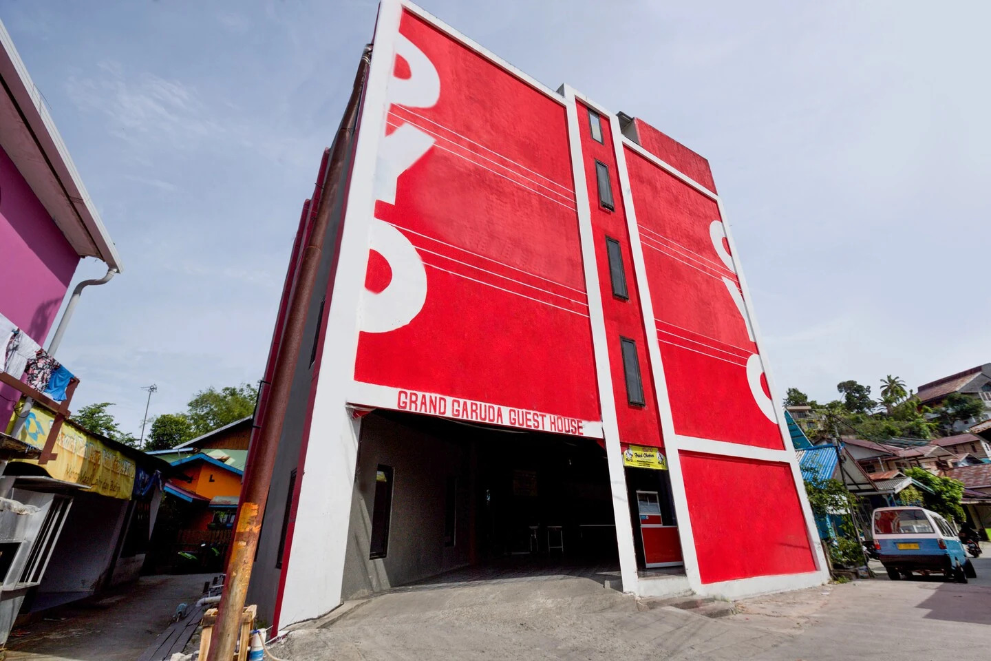 1. RedDoorz near Living Plaza, 2. OYO 1861 Martha Guest House, 3. KoolKost Syariah near Taman Bekapai, 4. The New Benakutai Hotel &amp; Apartment, 5. Hotel Mitra Amanah, 6. The Luxe Guest House, 7. OYO 1477 Athar 88 Hotel, 8. Zurich Hotel, 9. Horison Sagita, 10. Hotel Sinderella