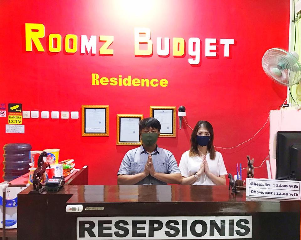 1. Ibis Budget, 2. Imam Bonjol Hostel, 3. RedDoorz @ Jalan Gatot Subroto, 4. Mahima Hotel, 5. RoomZ Budget, 6. Hotel Sonic Airport, 7. Gapura Residence, 8. Hotel Puri Garden, 9. Amaris Hotel, 10. Hotel Wood 7296