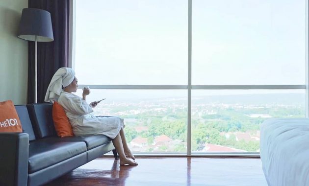 1. Hotel Tugu Malang, 2. Hotel Sahid Montana, 3. Whiz Prime Basuki Rahmat, 4. The Grand Palace Hotel, 5. The 101 Malang OJ, 6. Hotel Ollino Garden, 7. Hotel Pelangi, 8. Regent’s Park Hotel, 9. Hotel Trio Indah 2, 10. Grand Citihub Hotel @Kajoetangan