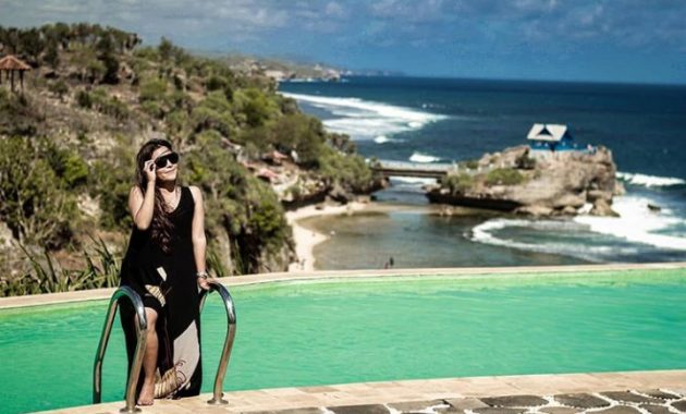 1. Kukup Beach Nature Inn, 2. Sea View Sundak Indraprastha, 3. Queen of The South Beach Resort, 4. d’Omah Hotel and Village Resort, 5. Innesya Resort, 6. Hotel Kampoeng Drini, 7. Adinda Beach Hotel, 8. Joglo Watu Kelir, 9. Griya Limasan Hotel, 10. Hotel Kukup Indah