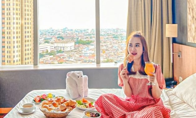 1. Century Park Hotel, 2. Aryaduta Suites Semanggi, 3. Grand Sahid Jaya, 4. The Sultan Hotel &amp; Residence, 5. Hotel Ascott Sudirman, 6. Ibis Hotel Slipi, 7. House of Arsonia Orchid, 8. Fave Hotel Gatot Subroto, 9. Harris Suites fX Sudirman, 10. Eightin Hotel Sudirman