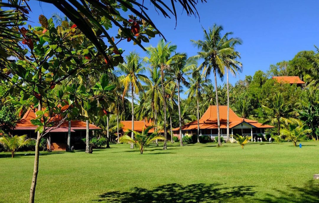 1. Istana Ombak Eco Resort, 2. OYO 942 Srikandi Hotel, 3. Desa Limasan Resort, 4. Kampoeng Pacitan Hotel &amp; Resto, 5. Parai Beach Resort Hotel, 6. Harry’s Ocean House, 7. Kartika Hotel, 8. Hotel Grand Bromo, 9. OYO 2643 Hotel Graha Prima, 10. Hotel Permata