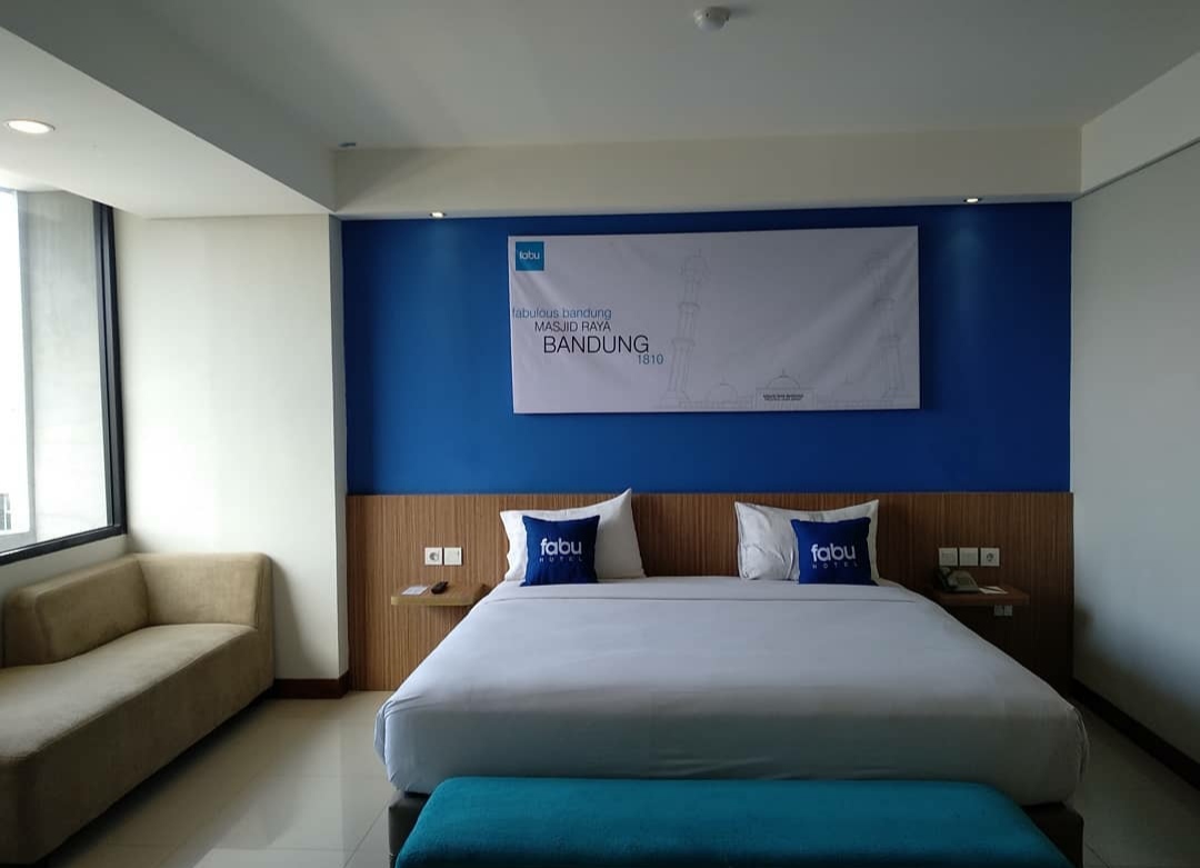 1. Yokotel Hotel, 2. Ibis Budget Bandung Asia Afrika, 3. Fabu Hotel, 4. Zodiak @ Asia Afrika Hotel, 5. Gino Feruci Kebon Jati, 6. Favehotel Braga, 7. Guntur Hotel, 8. AstonBraga Hotel &Residence, 9. Collection O 22 Heritage Pasar Baru, 10. Pasar Baru Square Hotel