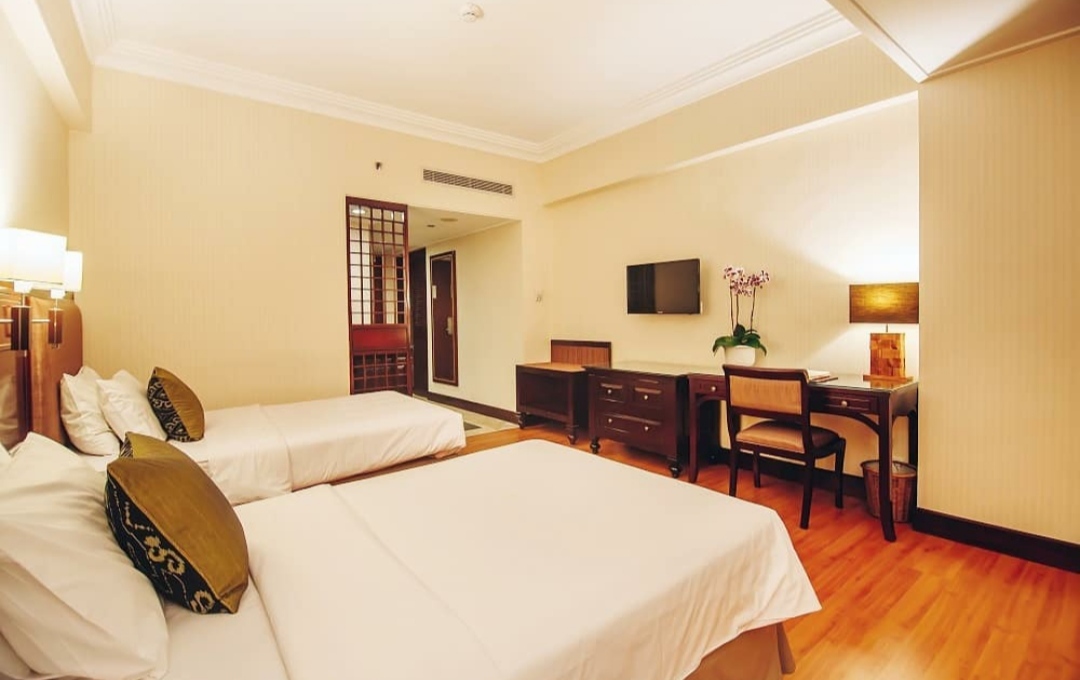 1. OYO 918 Hotel Senen Indah Syariah, 2. Hotel Mustika Senen, 3. Lumire Hotel & Convention Center, 4. Oasis Amir Hotel, 5. Hotel Rivoli, 6. Cordela Hotel Senen, 7. MaxOneHotels.com @Kramat, 8. Hi Hotel, 9. Reddoorz Plus Near Senen, 10. Airy Eco Stasiun Pasar Senen