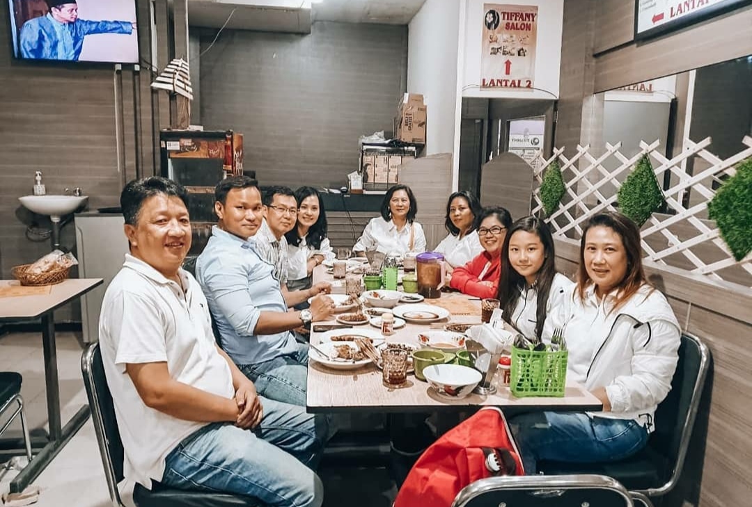 1. Warung Sate M. Harris, 2. Sate Tegal Marem, 3. Hadori Satay Pusat, 4. Sate Kambing Pak Mino, 5. Sate Dan Gule Kambing Leman’s, 6. Warung Sate Sidareja Pak Gino, 7. Sate DJ, 8. Sate Maulana Yusuf, 9. Waroeng Sate Kardjan, 10. Sate Pak Darmo