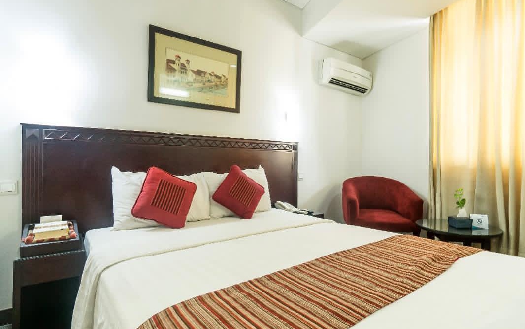 1. Hotel Bidakara Grand Pancoran, 2. Amaris Hotel Pancoran, 3. Sofyan Hotel Soepomo, 4. Pomelotel, 5. Reddoorz Plus Near TIS Square, 6. V Hotel Tebet, 7. Cipta Hotel Pancoran, 8. Pop! Hotel Tebet, 9. Bobobox Pods Pancoran, 10. The Nyaman Hotel