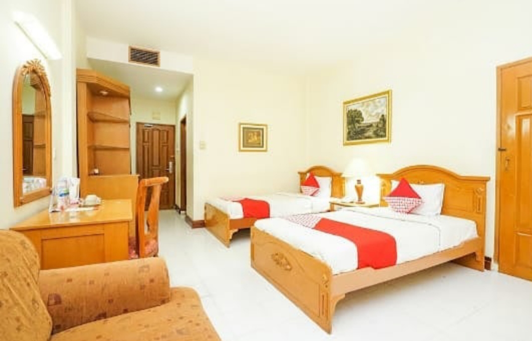 1. Baobab Safari Resort, 2. Kaliandara Eco Resort, 3. Tanjung Plaza Hotel, 4. Pines Garden Resort Hotel, 5. Taman Dayu Golf Club &amp; Resort, 6. Royal Tretes View Hotel &amp; Convention, 7. Royal Senyiur Pasuruan, 8. OYO 1339 Sinergi Hotel Tretes, 9. Surya Hotel &amp; Cottages Prigen, 10. Tretes Raya Hotel &amp; Resort