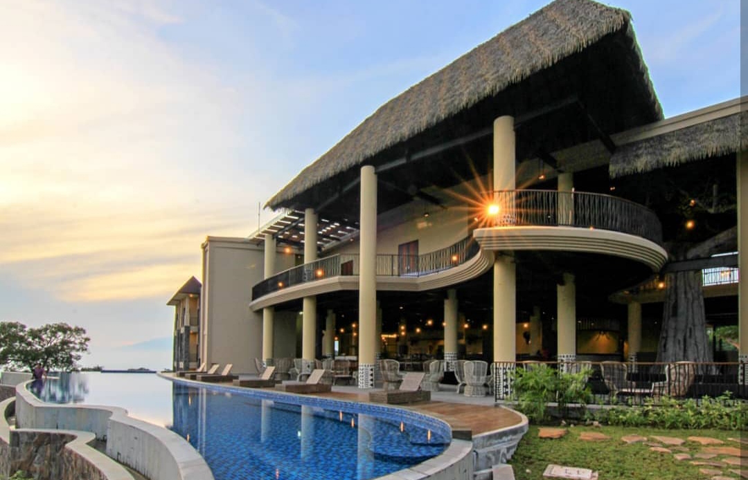 1. Baobab Safari Resort, 2. Kaliandara Eco Resort, 3. Tanjung Plaza Hotel, 4. Pines Garden Resort Hotel, 5. Taman Dayu Golf Club &amp; Resort, 6. Royal Tretes View Hotel &amp; Convention, 7. Royal Senyiur Pasuruan, 8. OYO 1339 Sinergi Hotel Tretes, 9. Surya Hotel &amp; Cottages Prigen, 10. Tretes Raya Hotel &amp; Resort